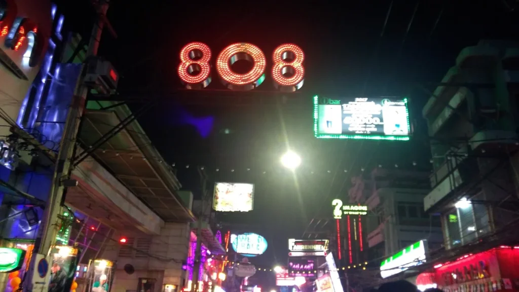 808